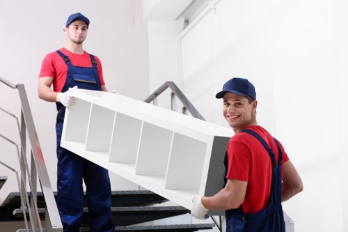 Professional packing and unpacking services in Brentford for home moves