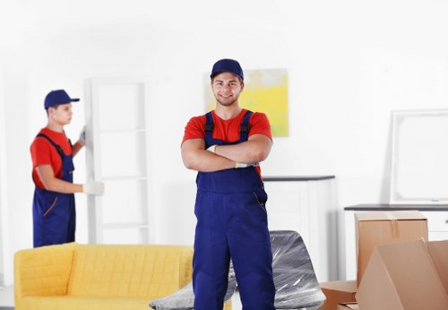 Local house movers in Brentford managing apartment relocation
